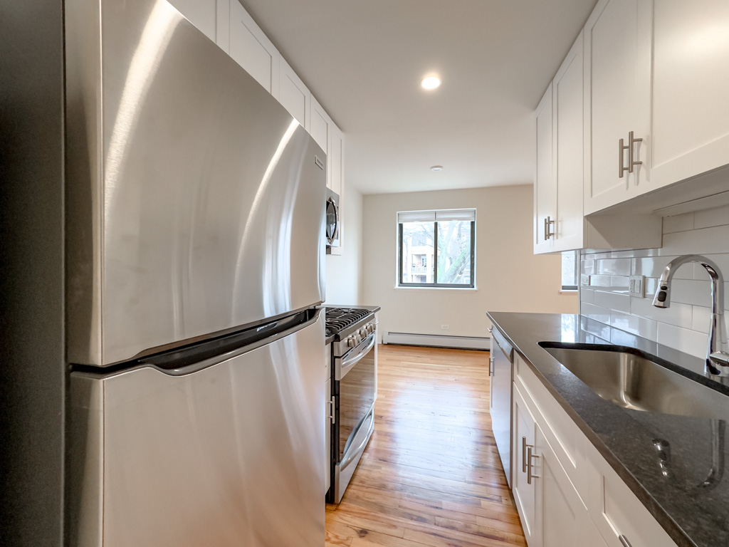 https://chicagocityflats.com/pics/26943-B.jpg?timestamp=2024-12-03T02:50:10-06:00