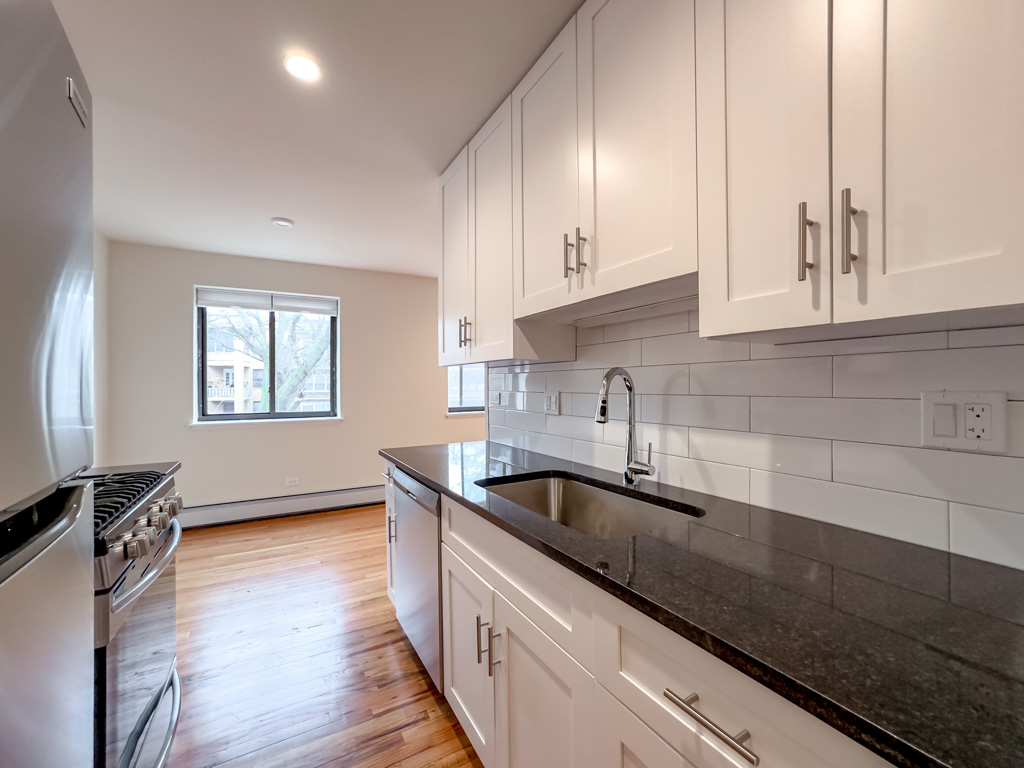 https://chicagocityflats.com/pics/26943-C.jpg?timestamp=2024-12-03T02:50:10-06:00
