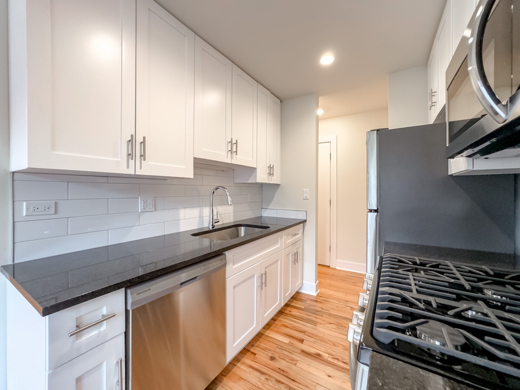 https://chicagocityflats.com/pics/26943-D.jpg?timestamp=2024-12-03T02:50:10-06:00