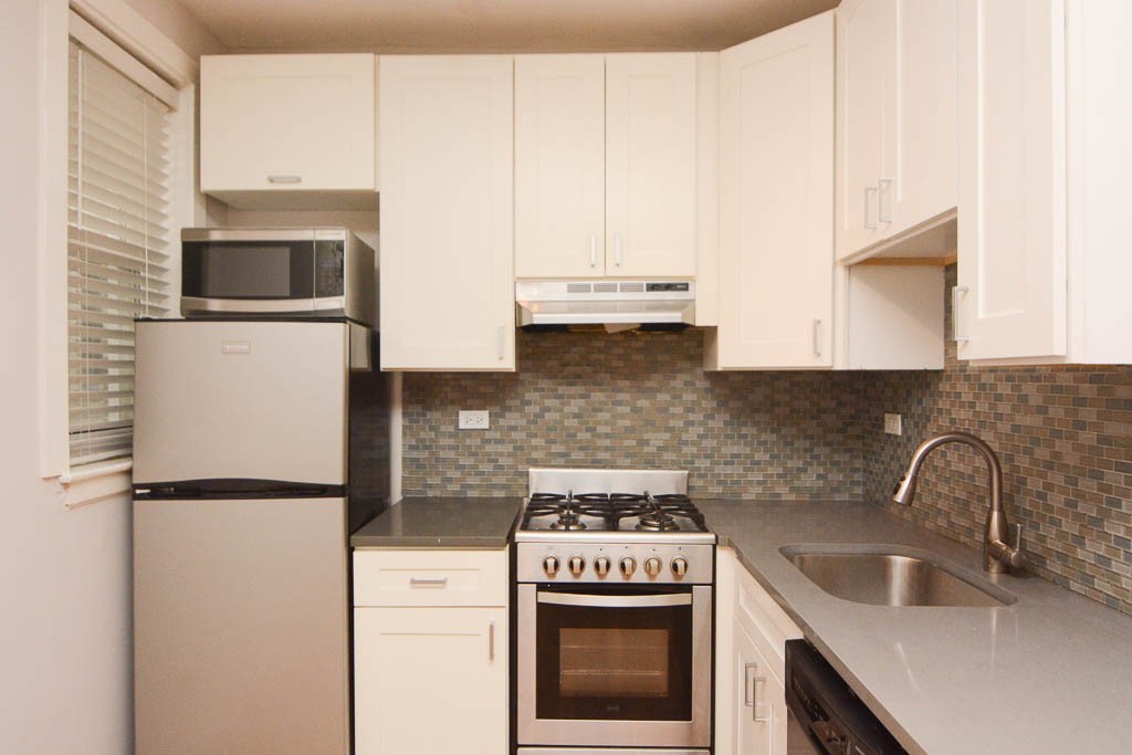 https://chicagocityflats.com/pics/27504-B.jpg?timestamp=2024-12-03T02:50:10-06:00