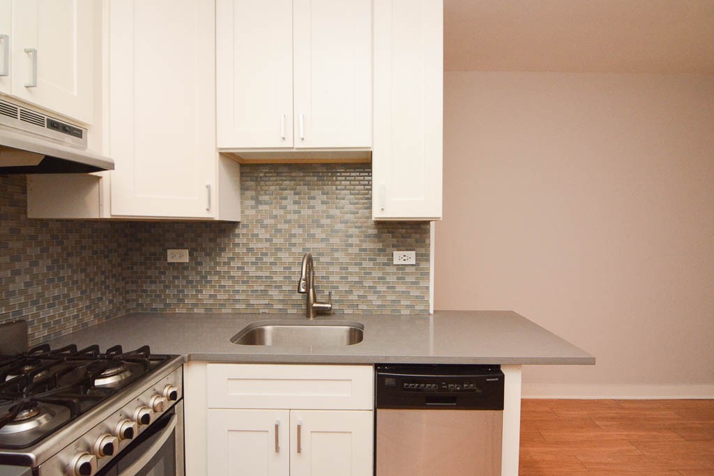 https://chicagocityflats.com/pics/27504-D.jpg?timestamp=2024-12-03T02:50:10-06:00