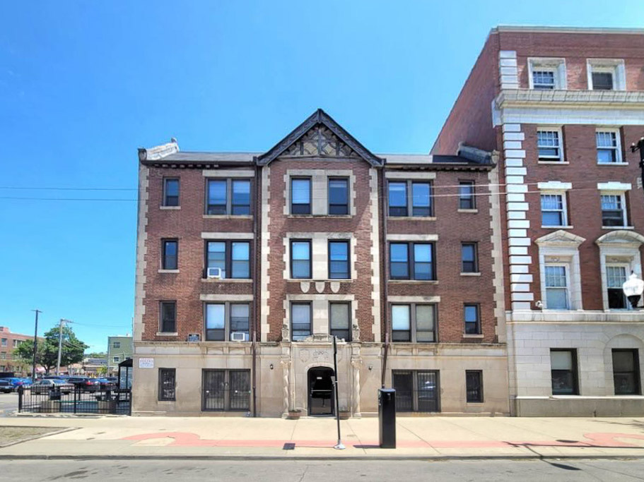 https://chicagocityflats.com/pics/27665-A.jpg?timestamp=2024-12-03T02:50:10-06:00