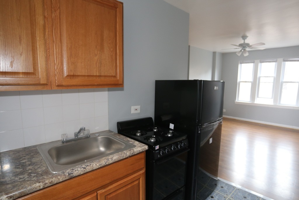 https://chicagocityflats.com/pics/28206-D.jpg?timestamp=2024-12-03T02:50:02-06:00