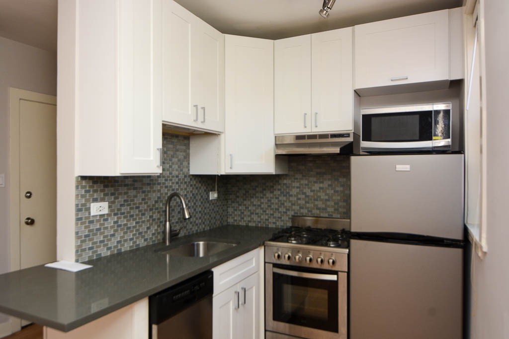 https://chicagocityflats.com/pics/28774-C.jpg?timestamp=2024-12-03T02:50:11-06:00