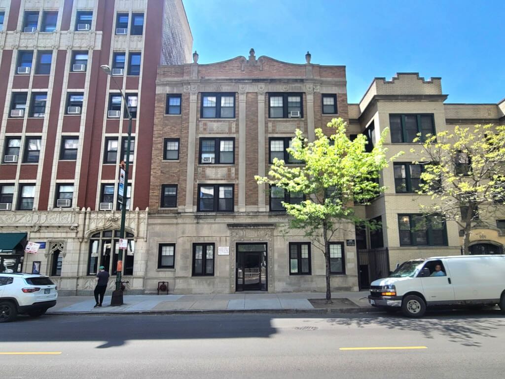https://chicagocityflats.com/pics/29762-A.jpg?timestamp=2024-12-03T02:50:11-06:00