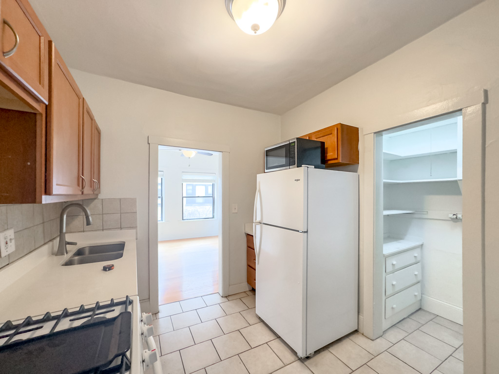 https://chicagocityflats.com/pics/29840-C.jpg?timestamp=2024-12-03T02:50:11-06:00