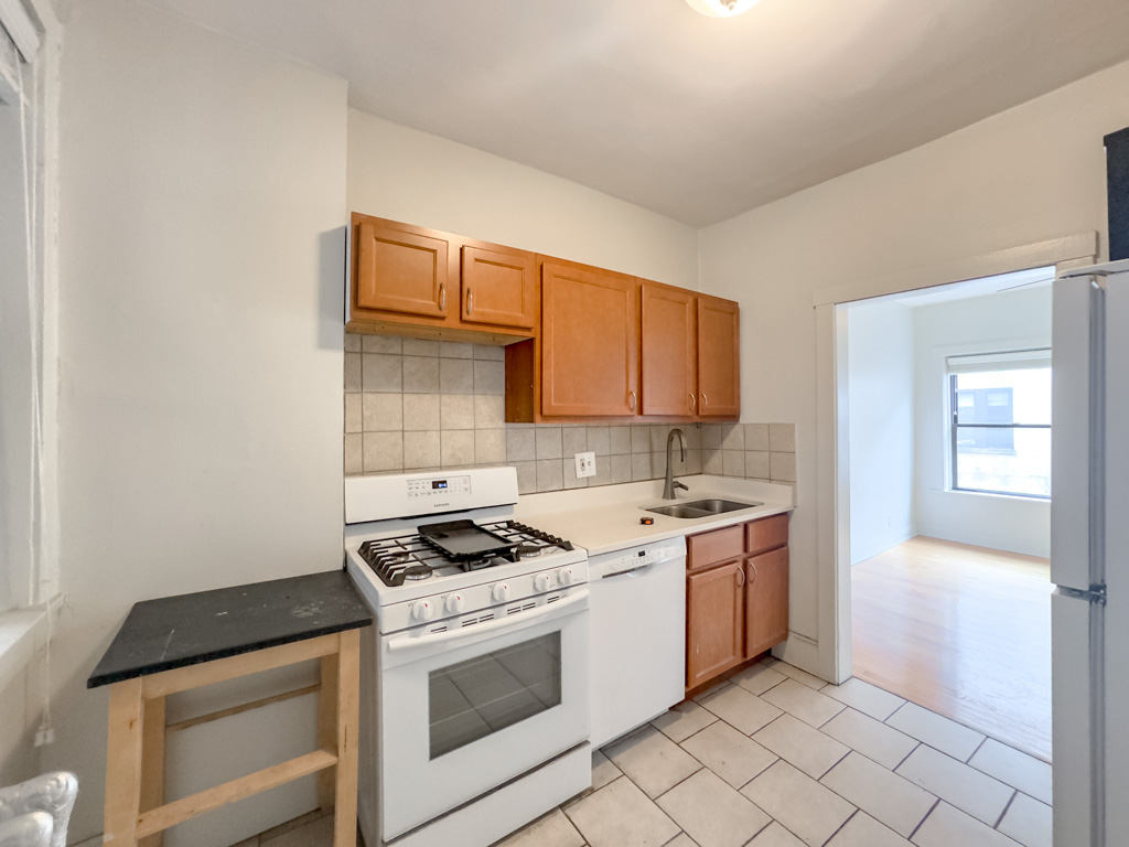 https://chicagocityflats.com/pics/29840-D.jpg?timestamp=2024-12-03T02:50:11-06:00