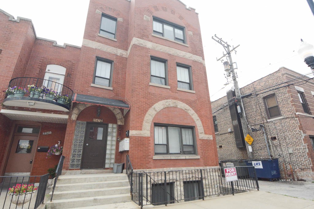 https://chicagocityflats.com/pics/29909-A.jpg?timestamp=2024-12-03T02:50:11-06:00