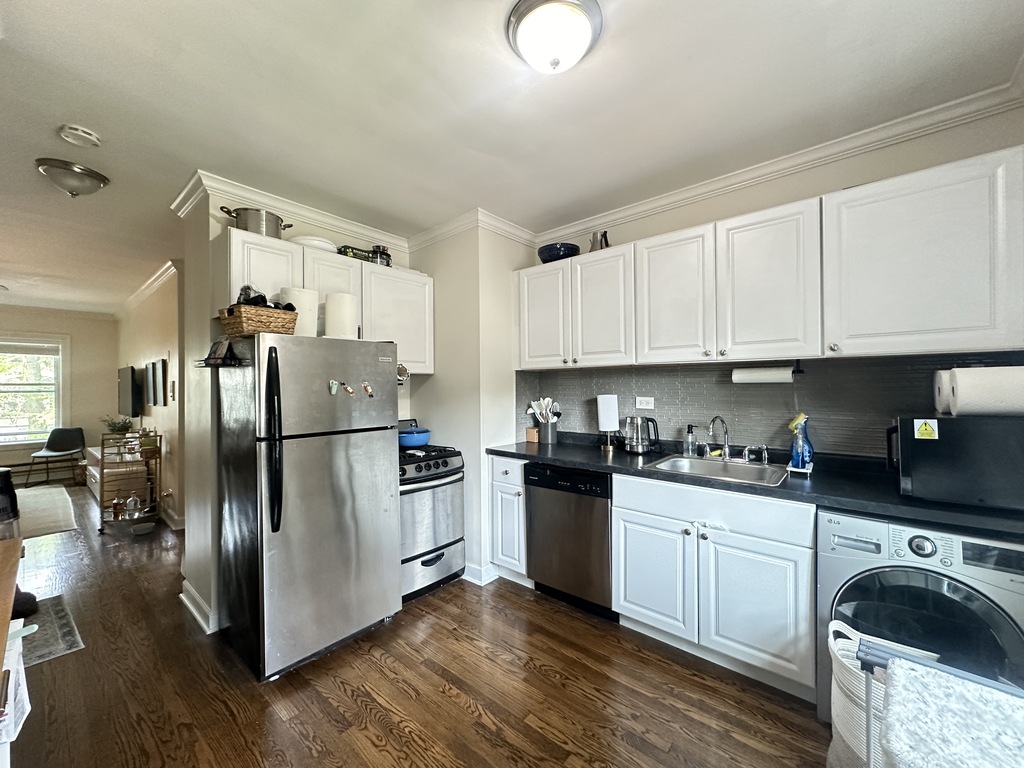 https://chicagocityflats.com/pics/30312-B.jpg?timestamp=2025-06-07T17:56:52-05:00