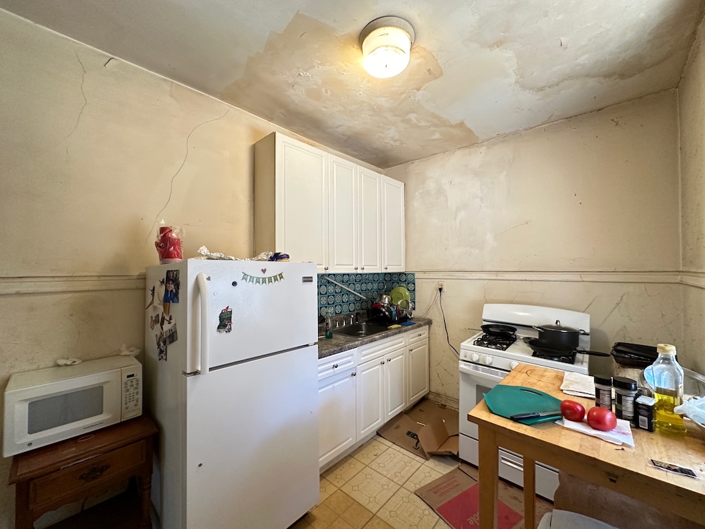 https://chicagocityflats.com/pics/32127-B.jpg?timestamp=2025-03-11T04:42:41-05:00