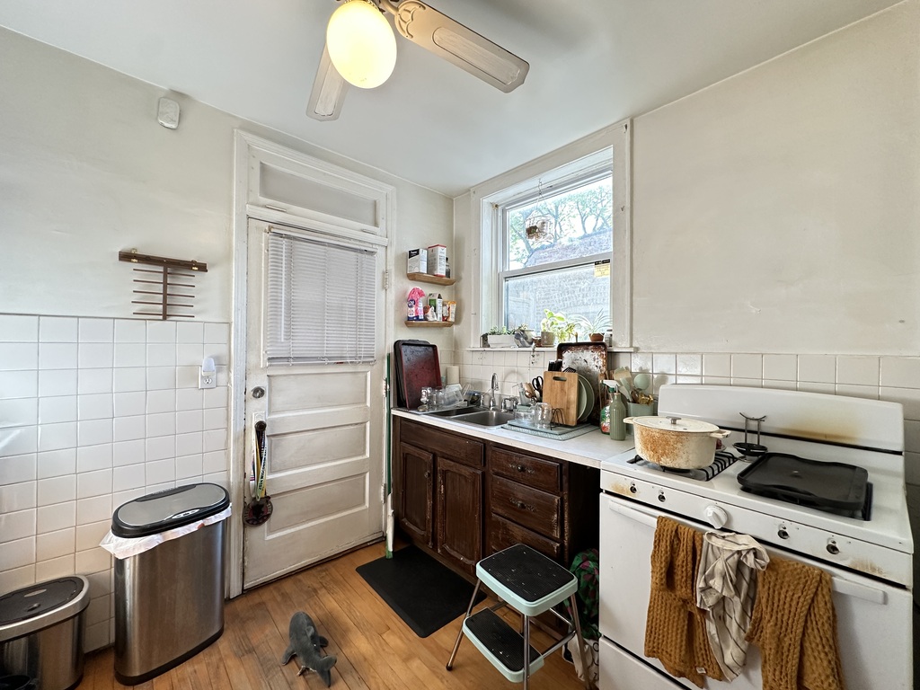 https://chicagocityflats.com/pics/32333-D.jpg?timestamp=2025-05-08T19:06:46-05:00