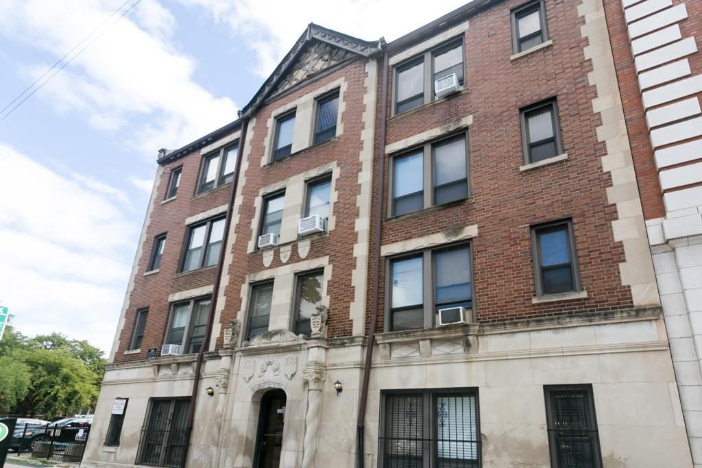 https://chicagocityflats.com/pics/32521-A.jpg?timestamp=2024-12-03T02:50:12-06:00