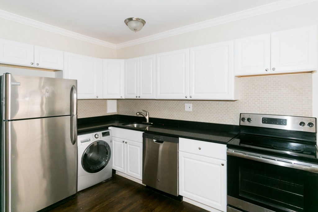 https://chicagocityflats.com/pics/32521-B.jpg?timestamp=2024-12-03T02:50:12-06:00