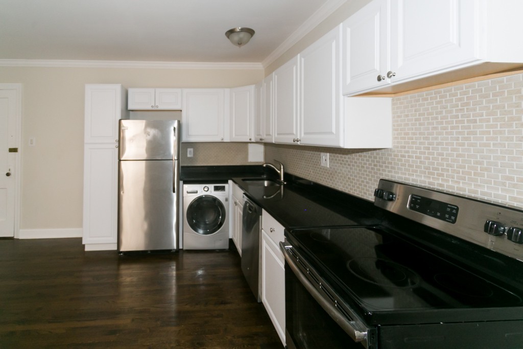 https://chicagocityflats.com/pics/32521-C.jpg?timestamp=2024-12-03T02:50:12-06:00