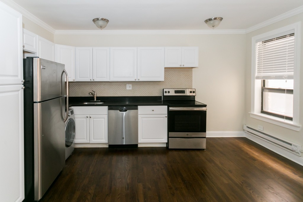 https://chicagocityflats.com/pics/32521-D.jpg?timestamp=2024-12-03T02:50:12-06:00