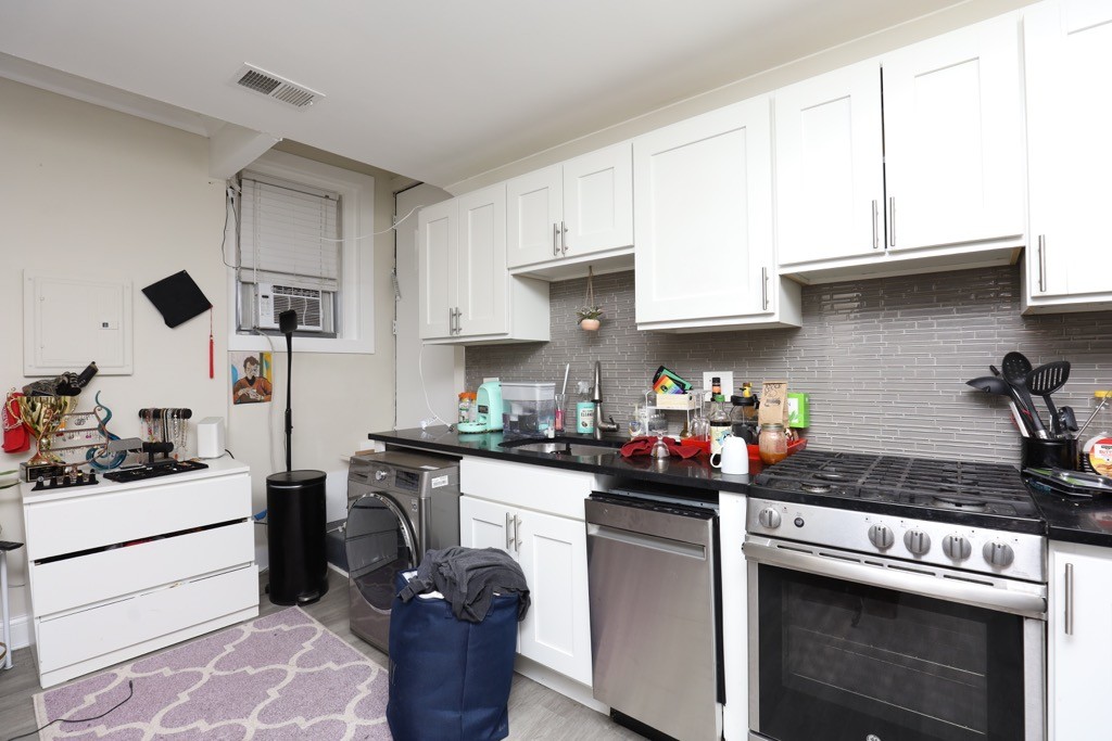 https://chicagocityflats.com/pics/33810-B.jpg?timestamp=2024-12-03T02:50:13-06:00