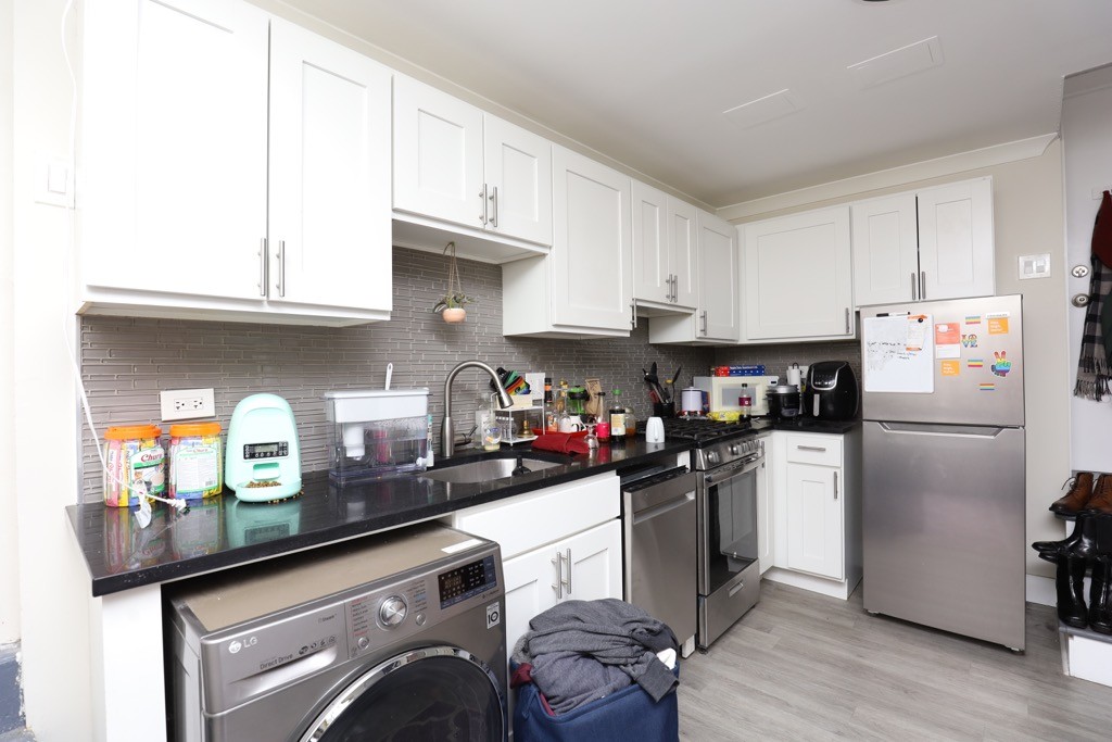 https://chicagocityflats.com/pics/33810-C.jpg?timestamp=2024-12-03T02:50:13-06:00