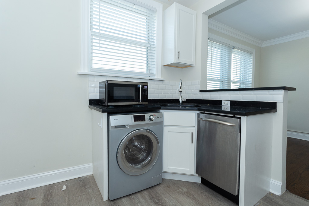https://chicagocityflats.com/pics/36098-D.jpg?timestamp=2024-12-03T02:50:13-06:00