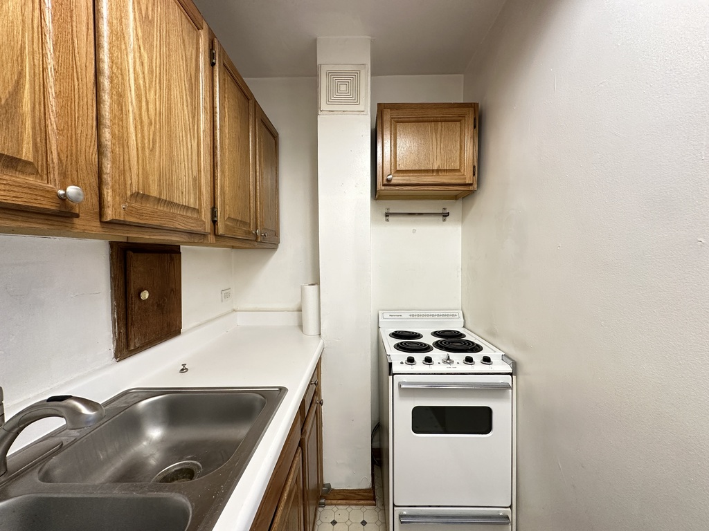 https://chicagocityflats.com/pics/39976-C.jpg?timestamp=2025-06-04T06:05:02-05:00