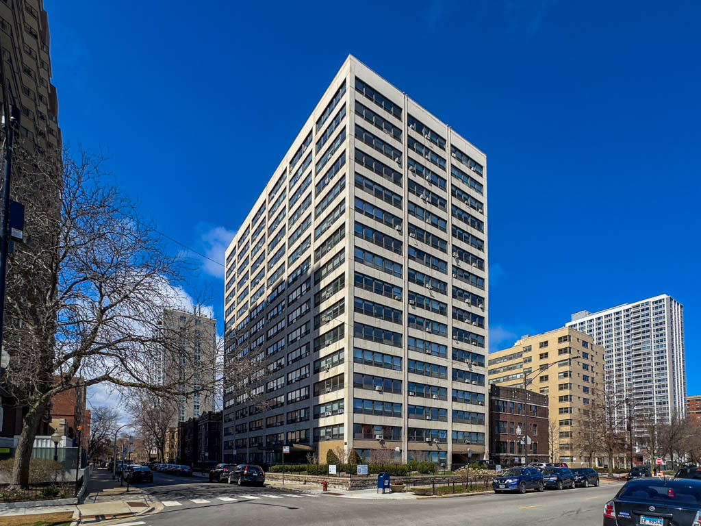 https://chicagocityflats.com/pics/40639-A.jpg?timestamp=2024-12-03T02:50:15-06:00