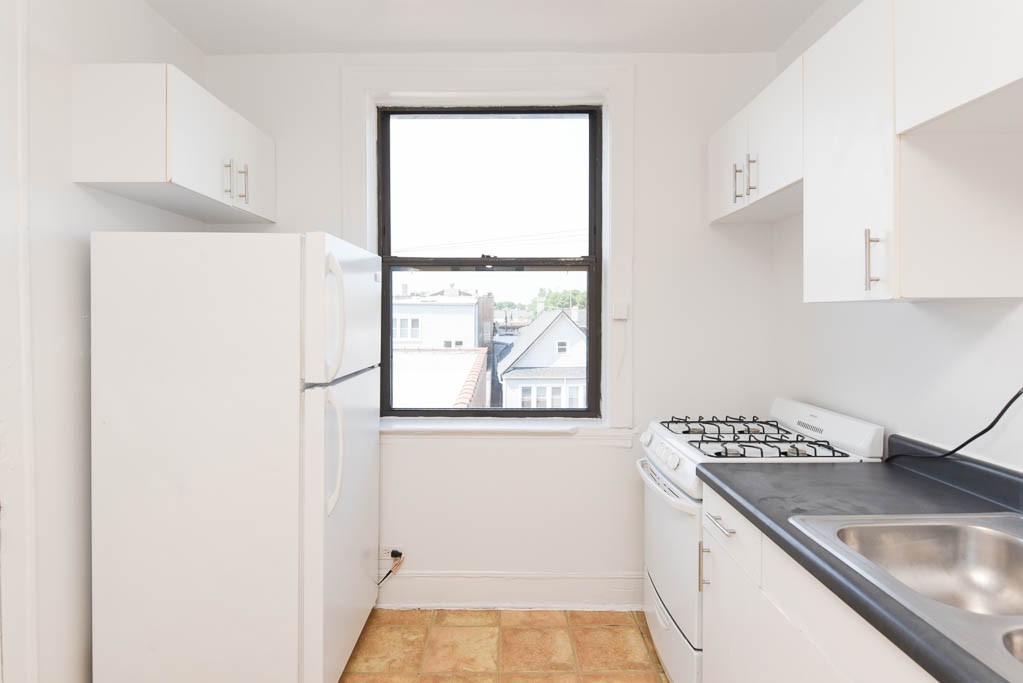 https://chicagocityflats.com/pics/41479-B.jpg?timestamp=2024-12-03T02:50:15-06:00
