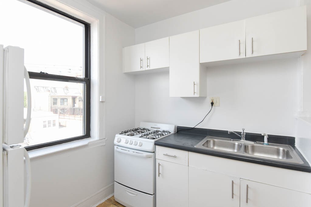 https://chicagocityflats.com/pics/41479-C.jpg?timestamp=2024-12-03T02:50:15-06:00