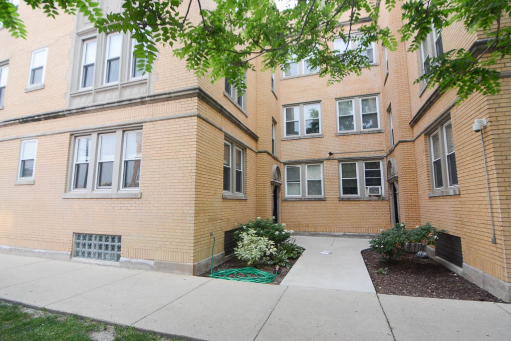https://chicagocityflats.com/pics/41622-A.jpg?timestamp=2024-12-03T02:50:15-06:00