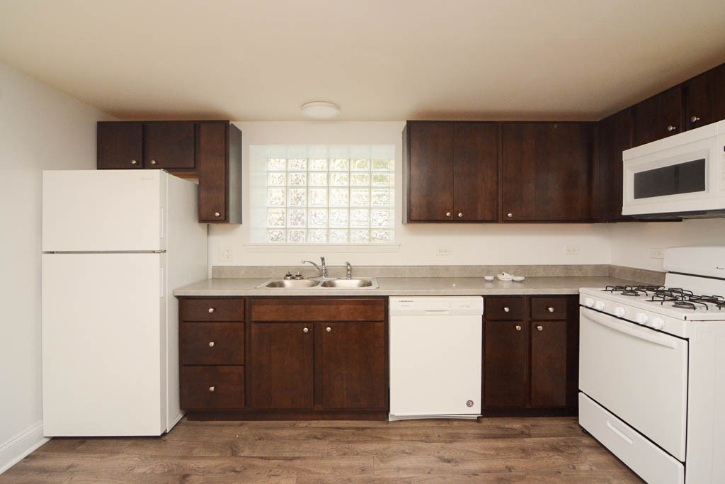https://chicagocityflats.com/pics/41763-B.jpg?timestamp=2024-12-03T02:50:16-06:00