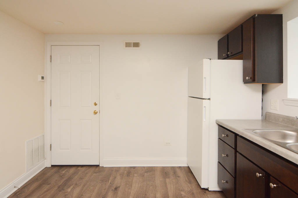 https://chicagocityflats.com/pics/41763-D.jpg?timestamp=2024-12-03T02:50:16-06:00