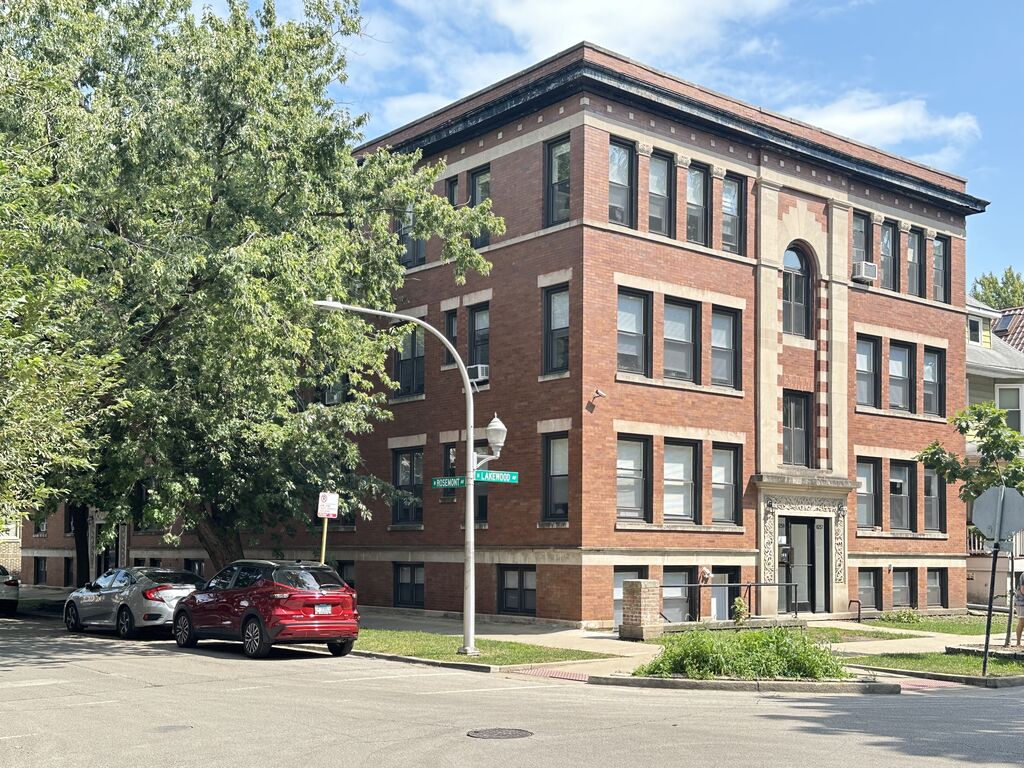 https://chicagocityflats.com/pics/4469-A.jpg?timestamp=2025-05-01T08:10:34-05:00