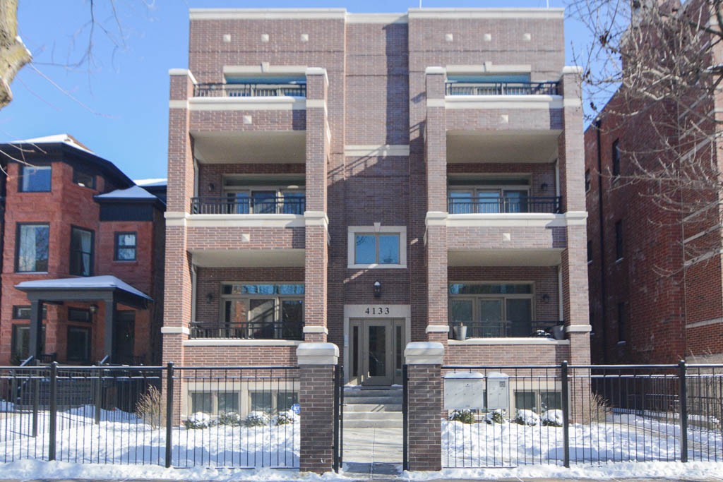 https://chicagocityflats.com/pics/45485-A.jpg?timestamp=2024-12-03T02:50:16-06:00