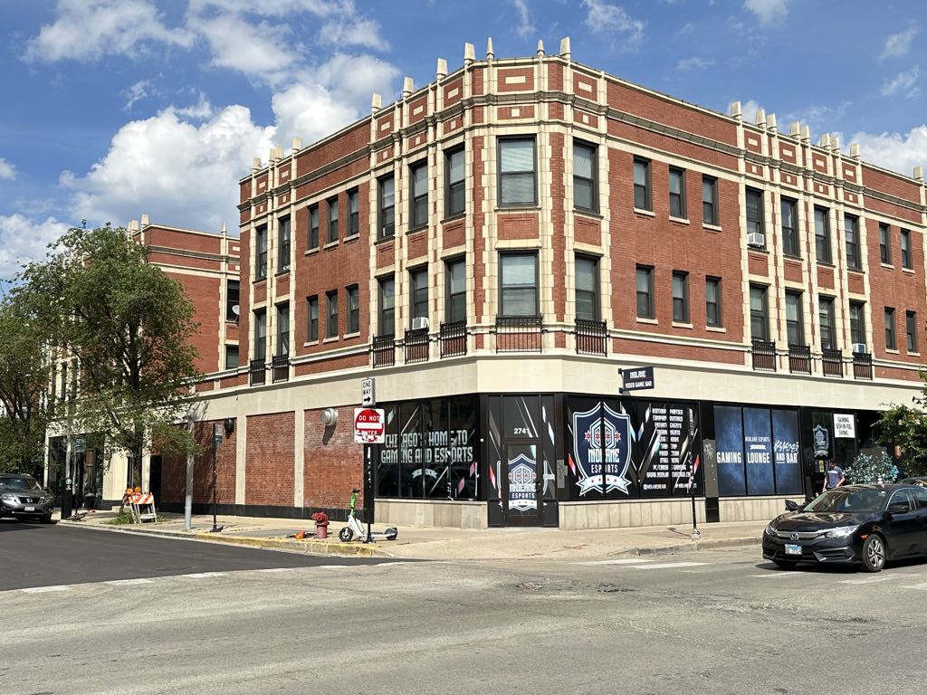 https://chicagocityflats.com/pics/45724-A.jpg?timestamp=2024-12-03T02:50:16-06:00