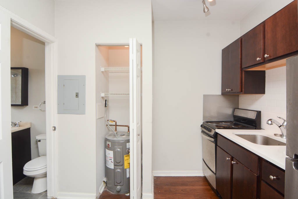 https://chicagocityflats.com/pics/45884-D.jpg?timestamp=2024-12-03T02:50:16-06:00