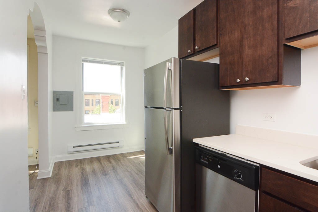 https://chicagocityflats.com/pics/47328-D.jpg?timestamp=2024-12-03T02:50:15-06:00