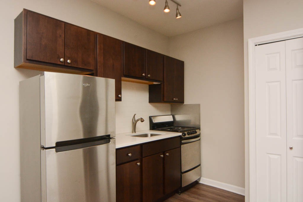 https://chicagocityflats.com/pics/47365-B.jpg?timestamp=2024-12-03T02:50:15-06:00