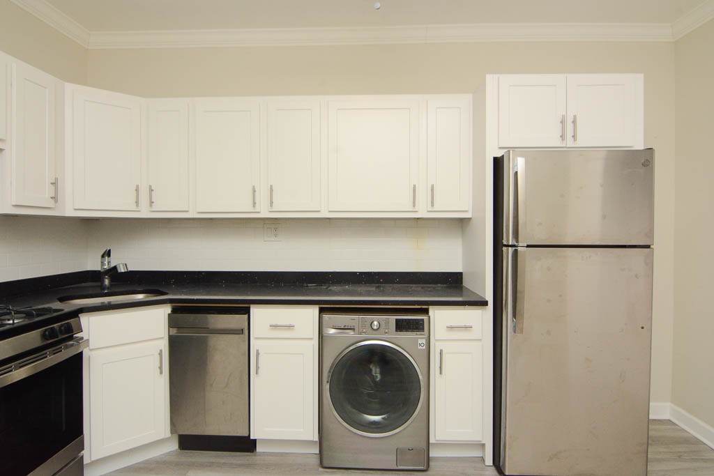 https://chicagocityflats.com/pics/47954-B.jpg?timestamp=2024-12-03T02:50:15-06:00