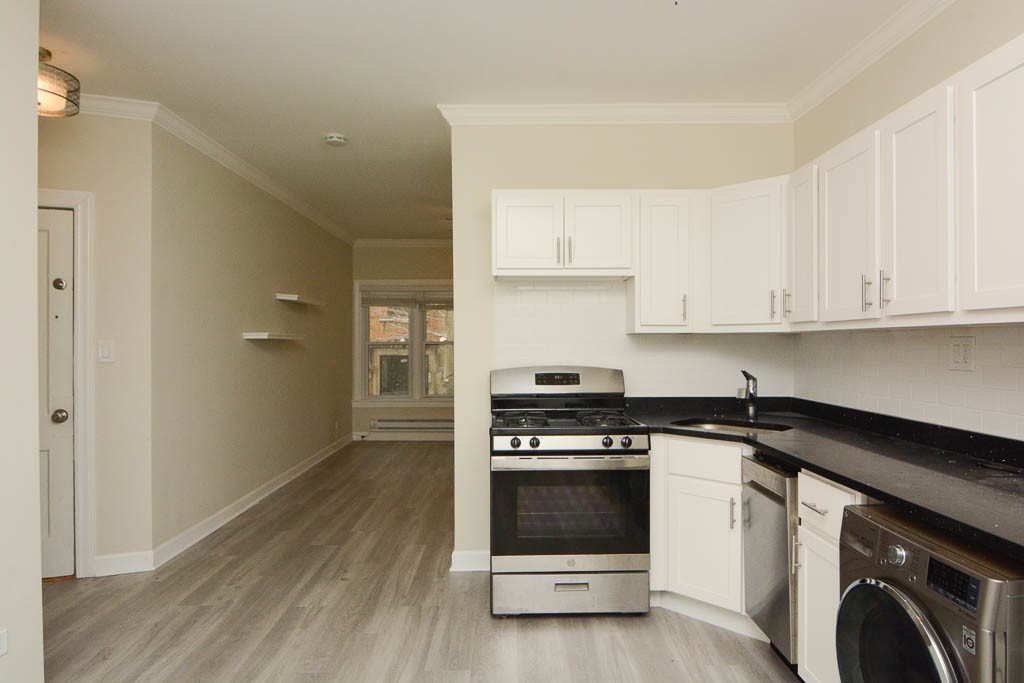 https://chicagocityflats.com/pics/47954-D.jpg?timestamp=2024-12-03T02:50:15-06:00