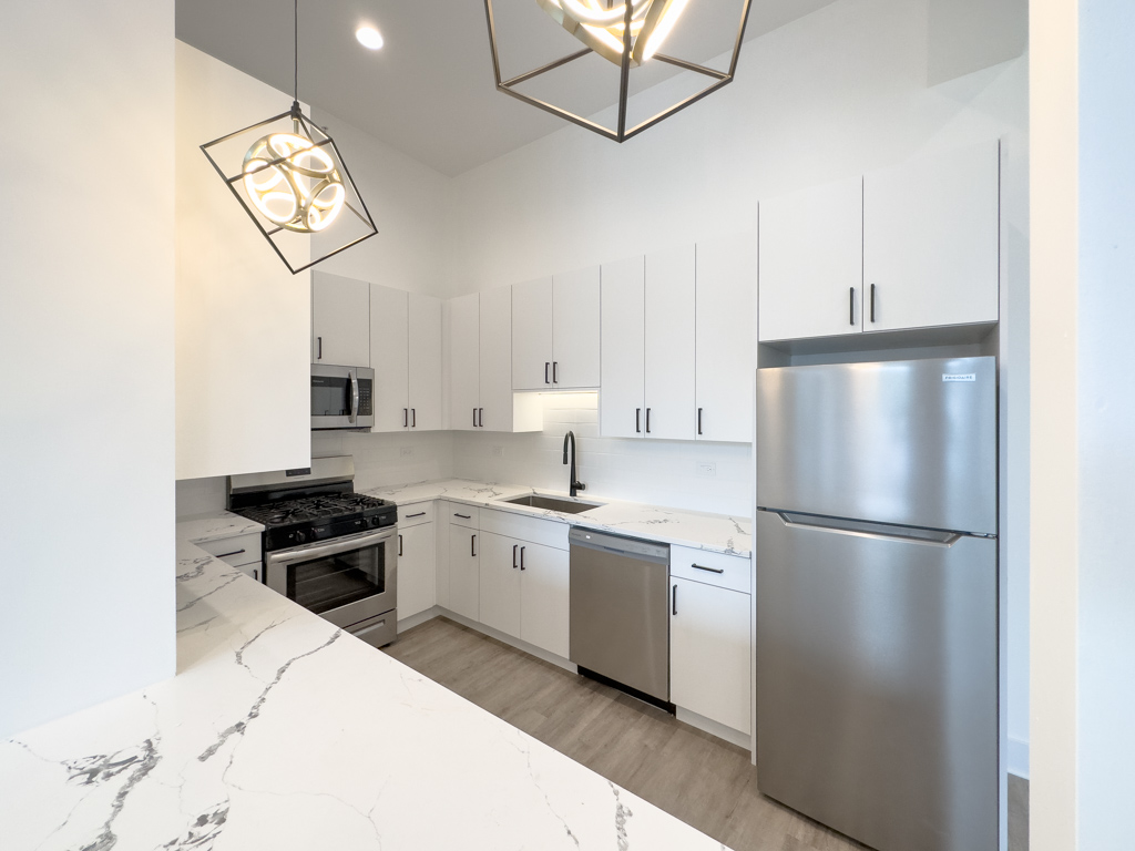 https://chicagocityflats.com/pics/50118-D.jpg?timestamp=2024-12-03T02:50:17-06:00