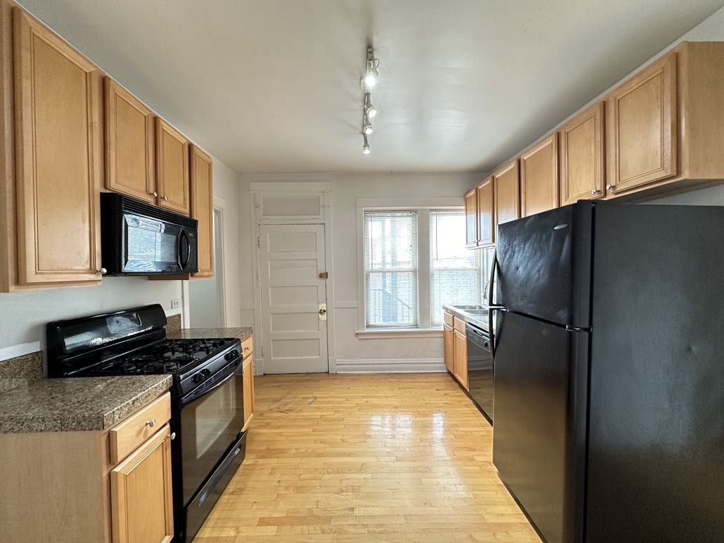 https://chicagocityflats.com/pics/50142-B.jpg?timestamp=2024-12-03T02:50:17-06:00