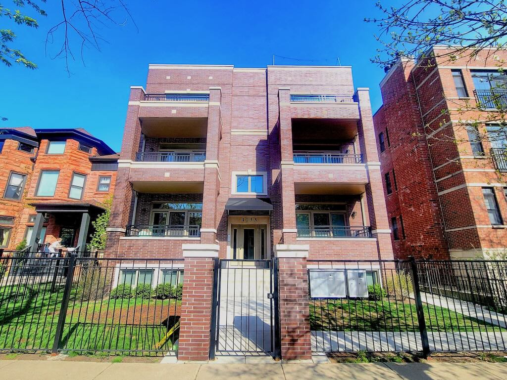 https://chicagocityflats.com/pics/50454-A.jpg?timestamp=2024-12-03T02:50:17-06:00