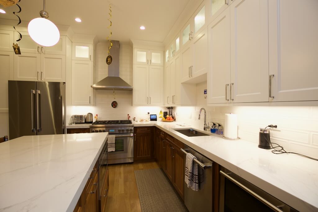 https://chicagocityflats.com/pics/50454-C.jpg?timestamp=2024-12-03T02:50:17-06:00
