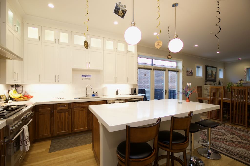 https://chicagocityflats.com/pics/50454-D.jpg?timestamp=2024-12-03T02:50:17-06:00