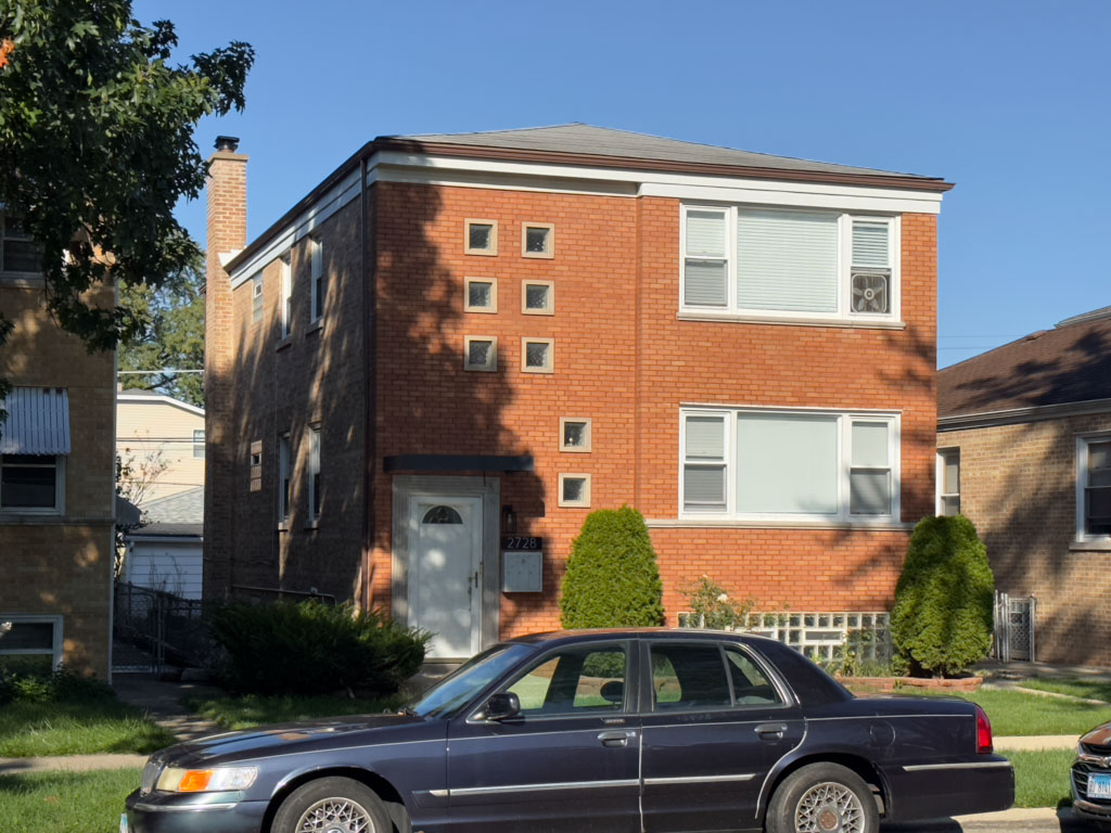 https://chicagocityflats.com/pics/51004-A.jpg?timestamp=2024-12-03T02:50:17-06:00