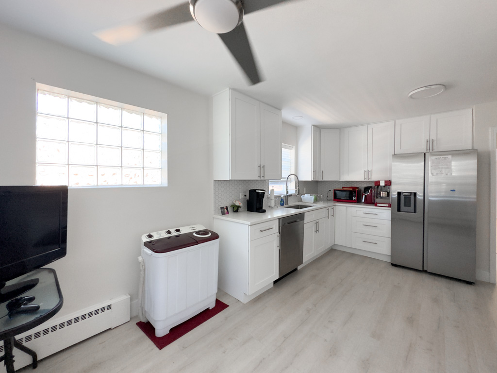 https://chicagocityflats.com/pics/51004-B.jpg?timestamp=2024-12-03T02:50:17-06:00