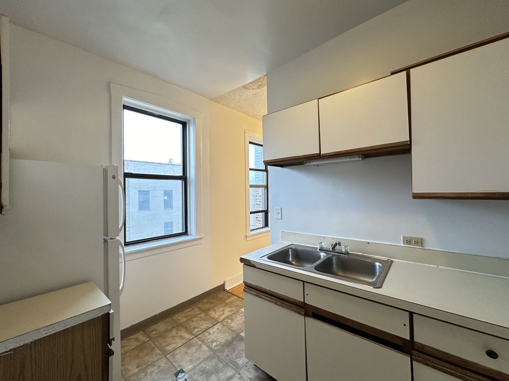 https://chicagocityflats.com/pics/52662-D.jpg?timestamp=2024-12-03T02:50:17-06:00