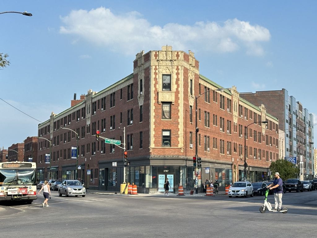 https://chicagocityflats.com/pics/52728-A.jpg?timestamp=2024-12-03T02:50:03-06:00