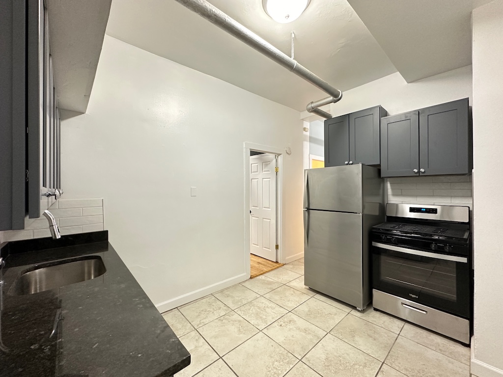 https://chicagocityflats.com/pics/53509-B.jpg?timestamp=2024-12-31T03:15:56-06:00