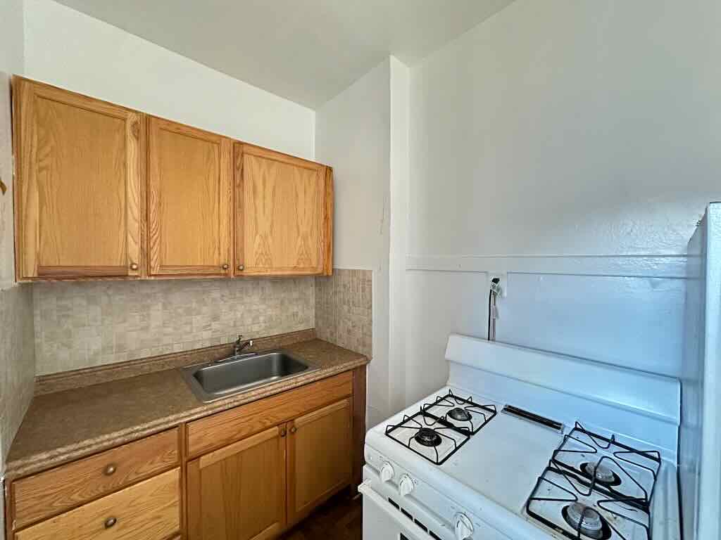 https://chicagocityflats.com/pics/56957-C.jpg?timestamp=2025-04-08T17:59:32-05:00