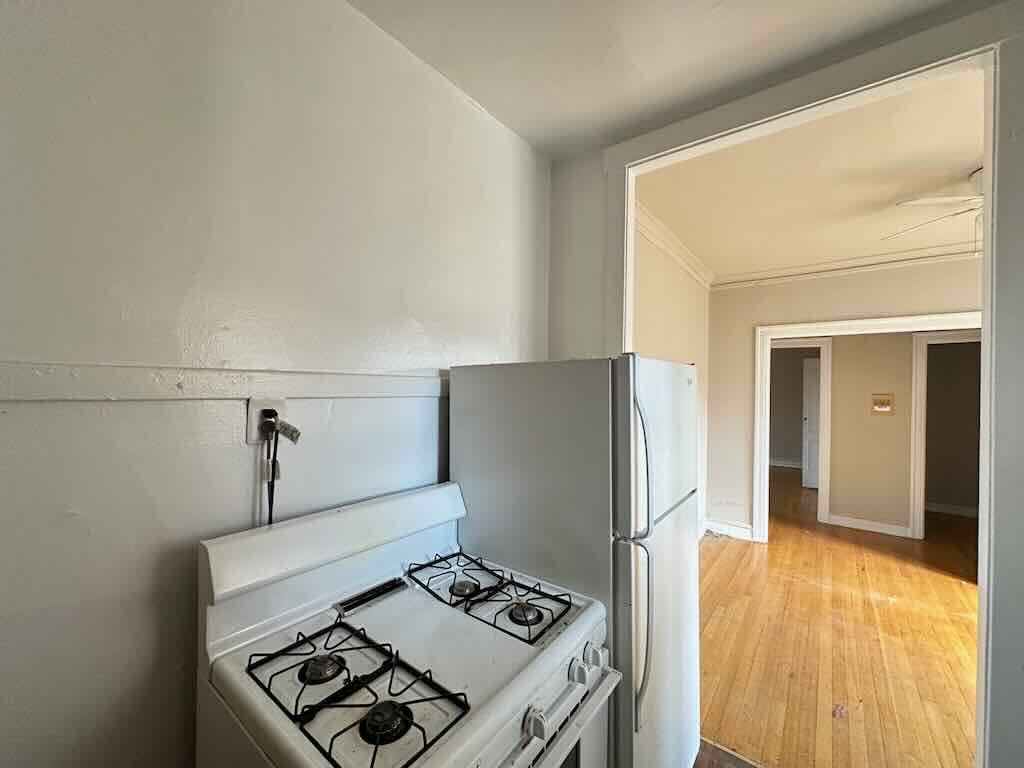 https://chicagocityflats.com/pics/56957-D.jpg?timestamp=2025-04-08T17:59:32-05:00