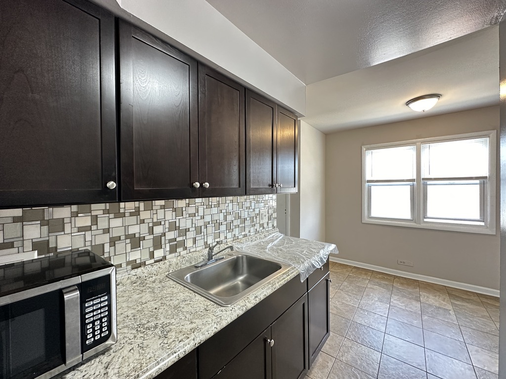 https://chicagocityflats.com/pics/56996-D.jpg?timestamp=2025-06-11T09:03:03-05:00